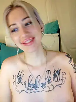 Gina-Lumara webcam
