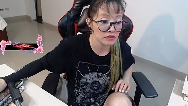 pink-2022 webcam