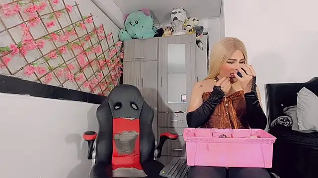 Thiara_veky_ webcam