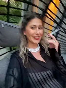 celynaross - CelynaRoss's free webcam - UK Sex Cams