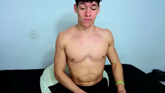Luke_Muscle webcam