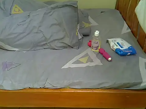 Pearl_petite webcam