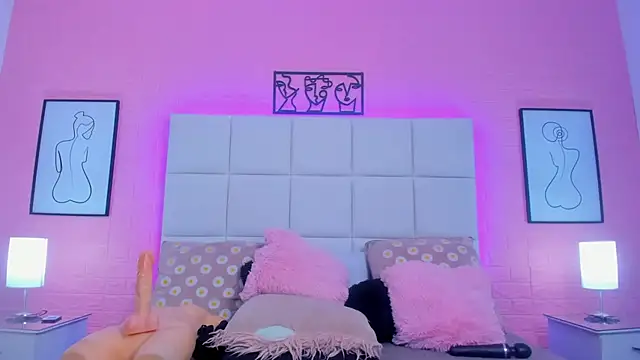 charlotte_kisss webcam