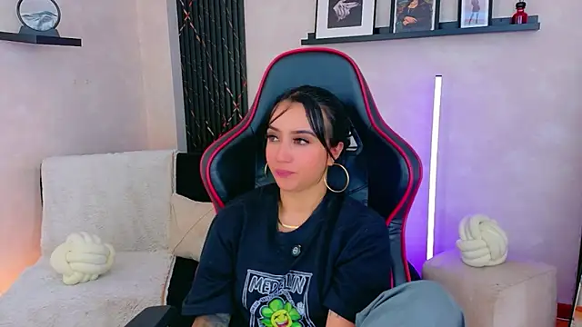 EmmyEvans1 webcam