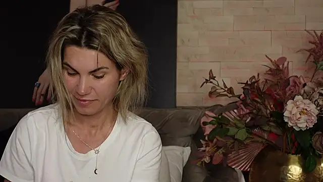 FeliciaKrige webcam