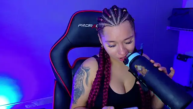 samantha_tattu webcam