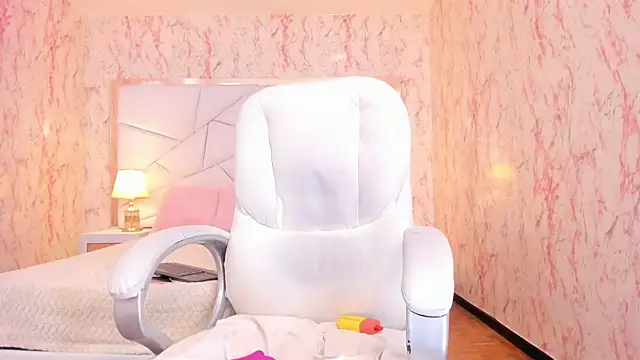 Emily_Whinfre webcam