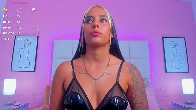 charlotte_kisss webcam