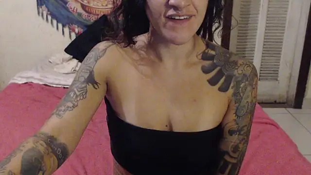 MissRebeka webcam