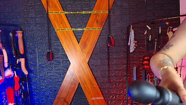 Mistress_lexi_bdsm live sex cam