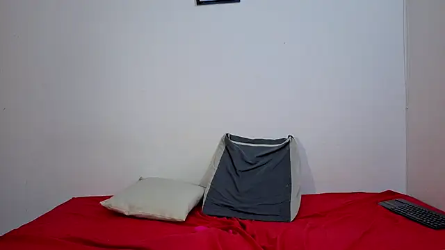 Nikki__uwu webcam
