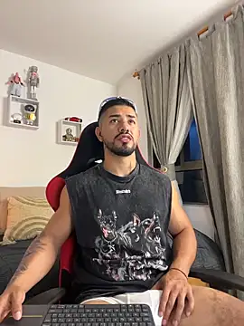 Ezzio_Scolaro webcam