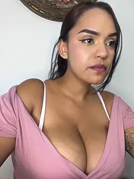 Sara-77 webcam