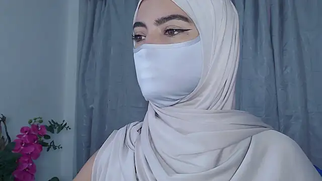 jade_nassar (F young) - masturbation hard +squirt