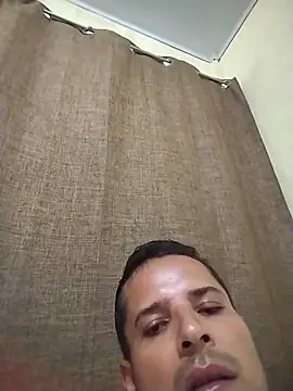 Alvarito_25 webcam