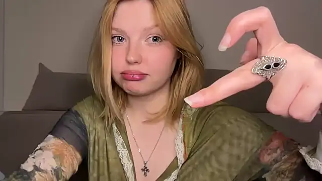 Ophelia_Ritz webcam
