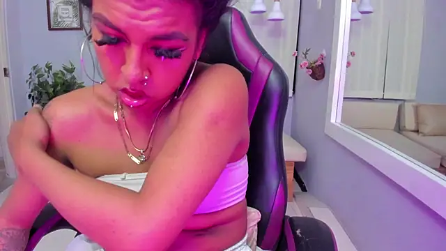 Nahomy_Collins_ webcam