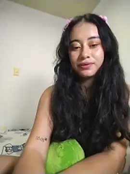 L0lita_Emi12 webcam