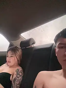 Lyon_and_Kitana webcam