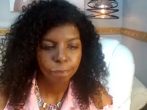 XtinaRave webcam