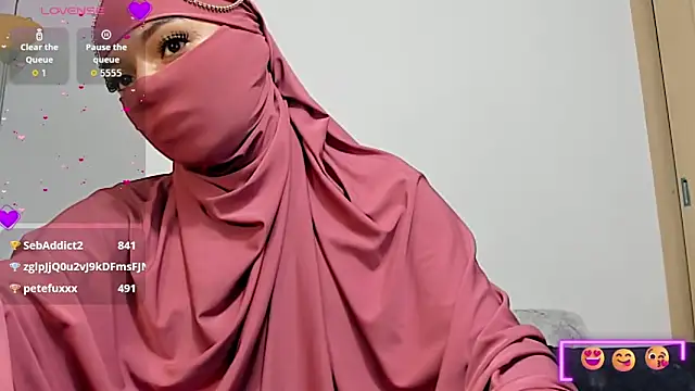 samira_1 (F teen) - I write your name on my butt