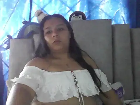 Charis_21 webcam