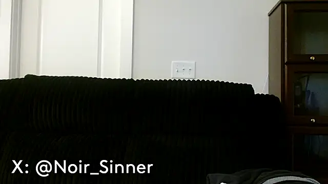 sinnernoir - Sinnernoir's free webcam - UK Sex Cams