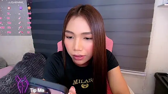 fuckingnaughtyjade webcam