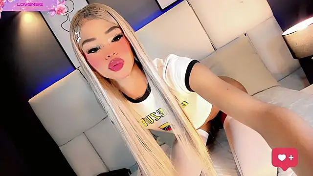 Kornylovee webcam