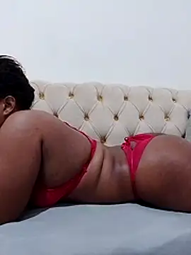 naughtyzuri webcam