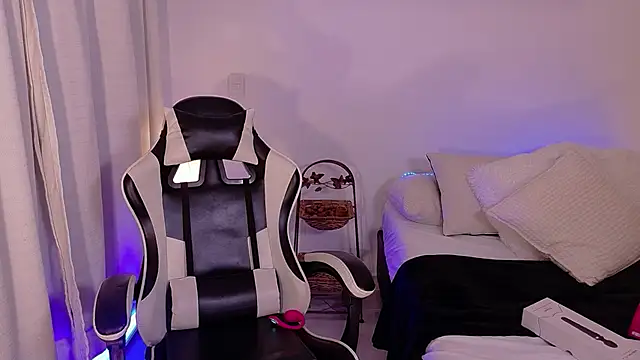 ChloeMoreti webcam