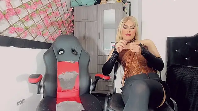 Thiara_veky_ webcam