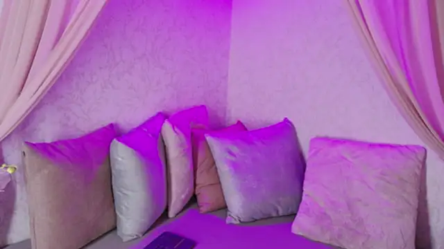 LolaGray__ webcam