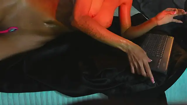 IsabellaMonet webcam