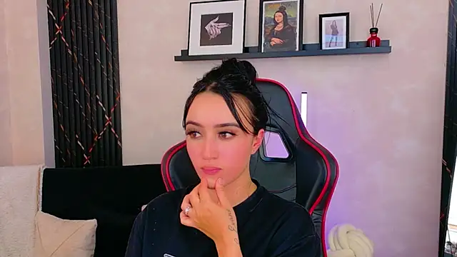 emmyevans1 - EmmyEvans1's free webcam