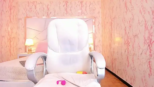 Emily_Whinfre webcam