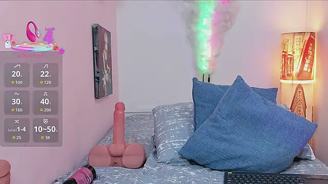 mia_gold_ webcam