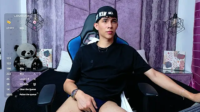 AronTawers webcam