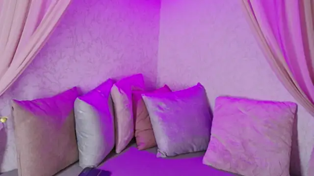 LolaGray__ webcam