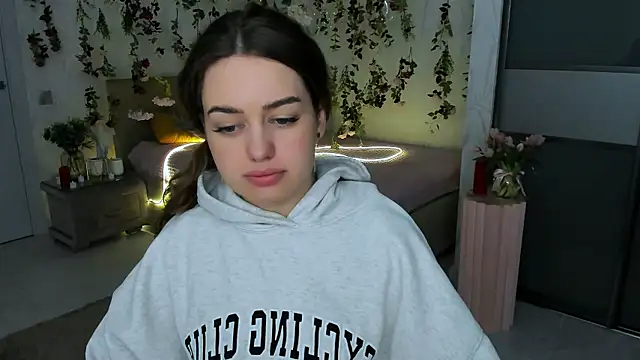 MiracleCurly live sex cam