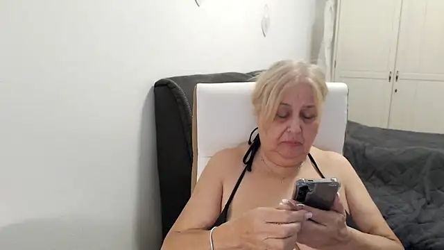 SusiLifeXXX webcam