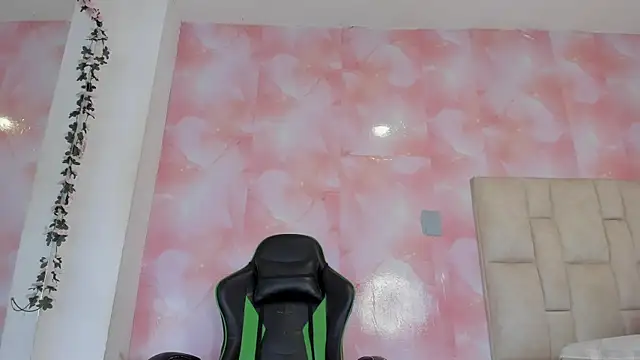 aida_rose_ webcam