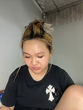 Almira6868 webcam