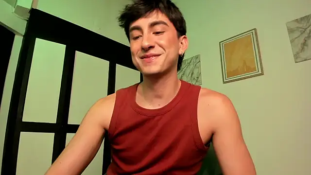 sweettaaron01 webcam