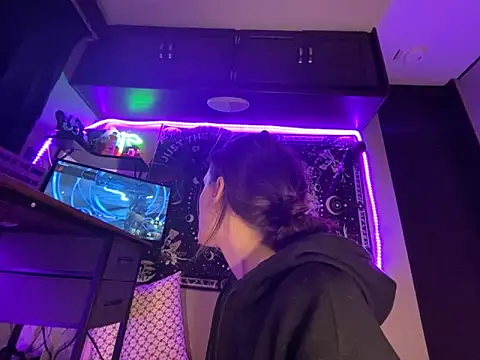 Lilactease webcam
