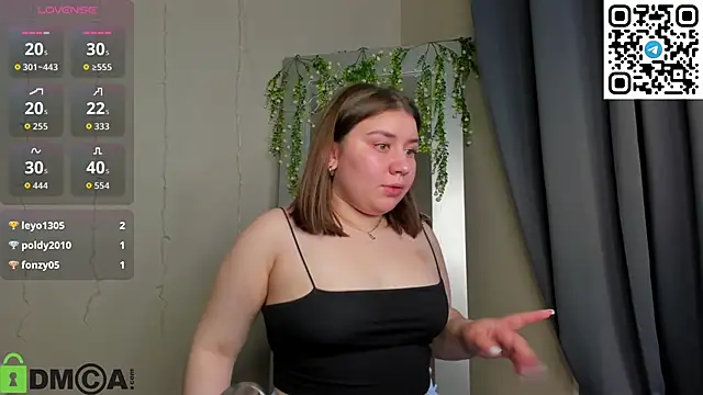 Maya_Raay webcam
