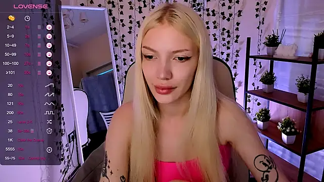 AnyaTaylor_ webcam