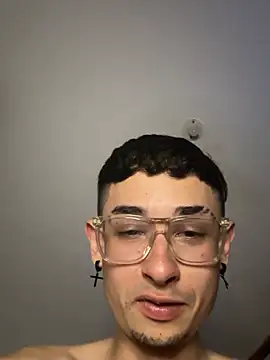 BabyAzz19 webcam