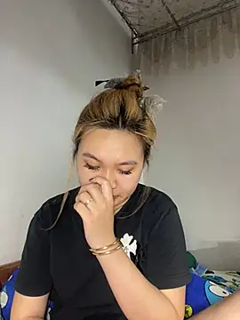 Almira6868 webcam