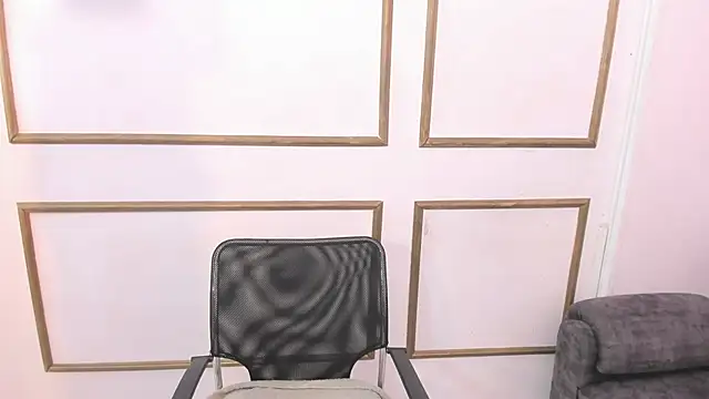 Ruby_Your_Milf webcam